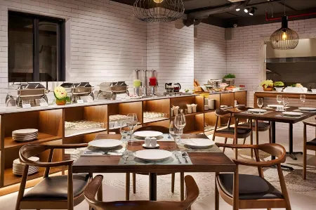 Avora Hotel