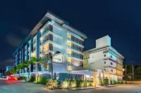 Ratana Apart-Hotel at Rassada Отели рядом с достопримечательностью «VR COMPUTER PHUKET»