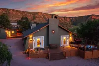 Tranquil retreat w/views; near trails & Bell Rock
