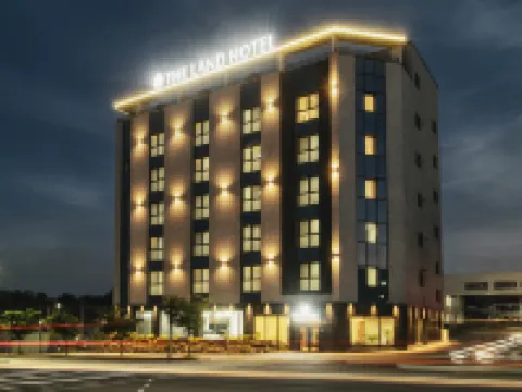 The Land Hotel Hayang Branch Hotels in Gyeongsan-si