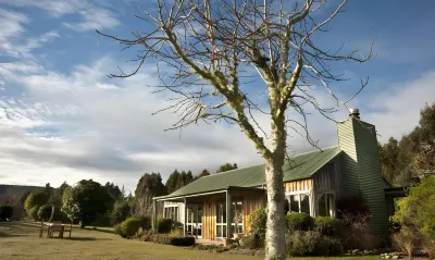Whakaipo Lodge