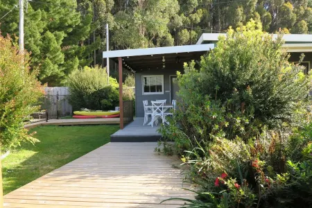 Radcliffe Retreat and Spa Villa in Port Arthur Отели рядом с достопримечательностью «Порт Артур Хисторик Сайт»