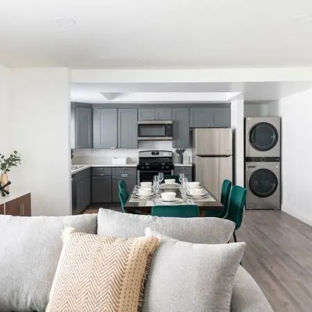 New DT Alhambra Family Vacation Home with King Bed
