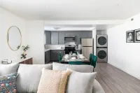 New DT Alhambra Family Vacation Home with King Bed