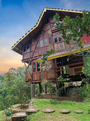 Kebun Hanoman Villa Hotel dekat Kemuning Sky Hills