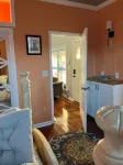 “Lovely” Bungalow near downtown Quincy!