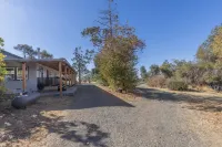 Charming 2-bedroom cabin Near Yosemite NP, High Speed WiFi in lovely Mariposa - Chalets