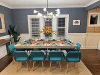 Stunning Modern & Spacious Sleeps 16 in Forest Park