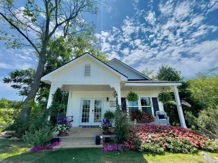 Looking for a perfect  escape from the city ! Отели в г. Johnson County