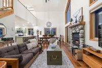 The Retreat@ the Cottages-tucked in towering pines