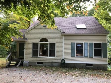 Cozy Mountain Escape to Southern Vermont