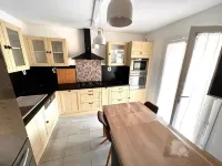 Provencal style home in Mediterranean seaside town Hoteles en La Londe-les-Maures