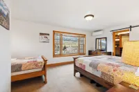 Charming Gardiner Home Steps from Yellowstone