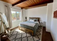 Secluded 1 acre Mountain Home - Hot Tub, 3 Decks & Direct National Forest Access