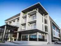 The Peak Boutique Hotel Các khách sạn ở Phra Phrom