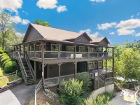 Er76 - Bear Tracks - Great Location! Close to All the Action! 2 Bedroom Cabin by RedAwning - Alppimaja