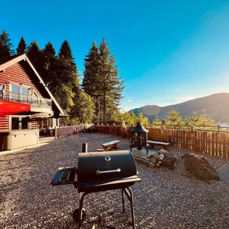 Lodges on Loch Ness