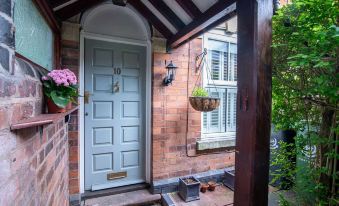 Host & Stay - Terrace House on Canal