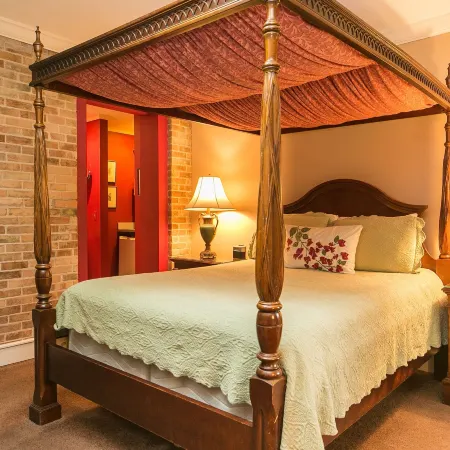 Hidden Garden Cottages & Suites