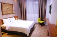 Ayola First Point Hotel Hotels in Tampan