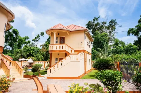 Valley Breeze Guest House Отели в г. Gouyave