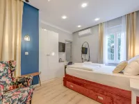 Piano Suites Hotels near Lora