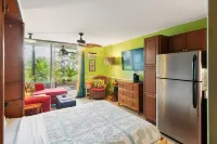 Outstanding Oceanfront Studio - Kona Islander Inn Condos Condo by RedAwning Hotel di Kailua-Kona