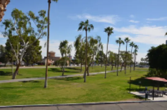 Howard Johnson by Wyndham Yuma