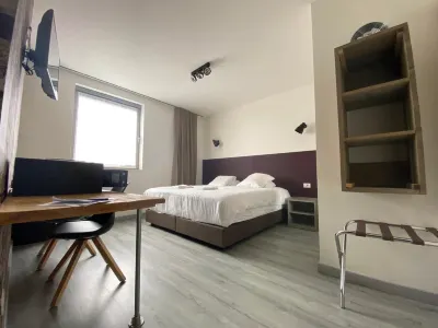 Hotel O Ieper Hotels near Ramparts Cemetery