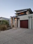 Stylish townhouse in prime location Dromana Hotels near ALDI