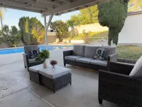 Entire 4 LG Queen BED with large Pool, patio, BBQ, Firepit good for Summer!!