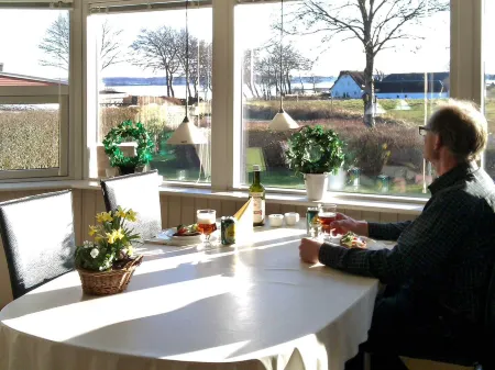 Simplistic Holiday Home in Blokhus with Sea Nearby Отели в г. Обенро