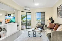 Luxury Retreat in Cairns with Pool