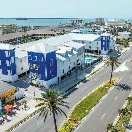 The J Hotel Dunedin Clearwater, an Ascend Collection Hotel