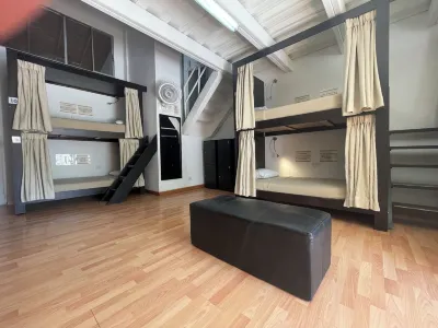 Hostal Lleras Calle 8 Hotels in 