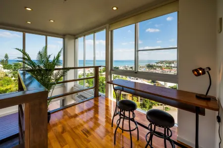 E-Horizon Resort Condominium Yomitan Отели рядом с достопримечательностью «Senaha Beach»