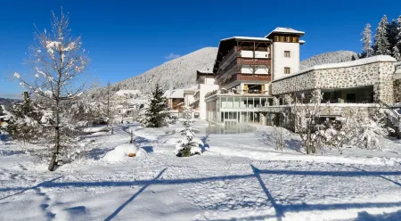 Romantik Hotel Post Отели в г. Welschnofen