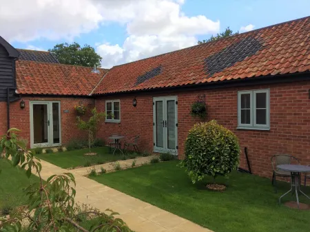 Grove Barn Bed and Breakfast Отели в г. Диклбург энд Рашолл