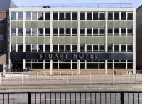 OYO 더 코모도어 비치 호텔 루턴 공항 호텔