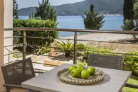 Meliti Waterfront Suites - Ocean View