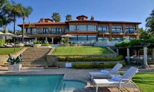 Apogee Boutique Hotel & Spa