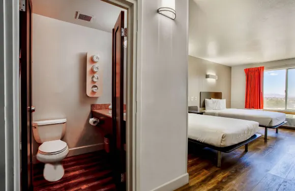 加利福尼亞希斯皮里亞 - 西大街 I-15 號 6 號汽車旅館