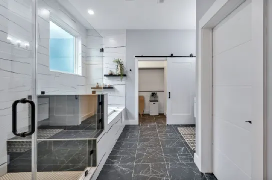 Luxe Stay Near Duke &DT - Rooftop/Firepit/Games