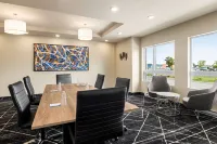 Microtel Inn & Suites Montreal Airport-Dorval QC Hotels in Pointe-Claire