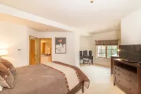 Westermere 311 by AvantStay Gorgeous Condo in Great Location