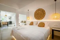 Thealos Santorini Hotels in Santorini