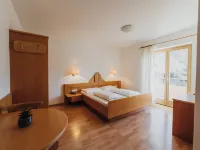 Appartements Elke Hotels in Algund