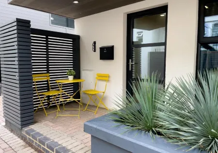 Green Mews 3 with Free Parking - by My Getaways Отели рядом с достопримечательностью «Brighton Fishing Museum»