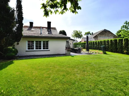 Modern Family Home with Wellness Отели в г. Ла Рош-ан-Арден