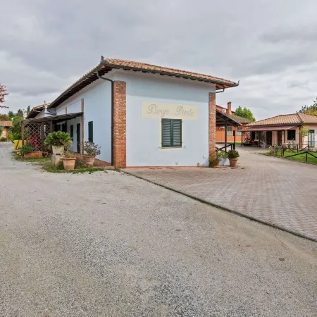 Cozy Tuscan Getaway